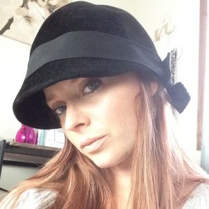 "Elegance" Amy New York Vintage Fur Black Bow Hat